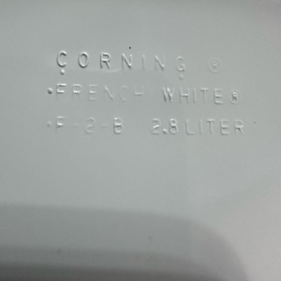 Corning 2.8 Liter Casserole Dish - Picture 6 of 6